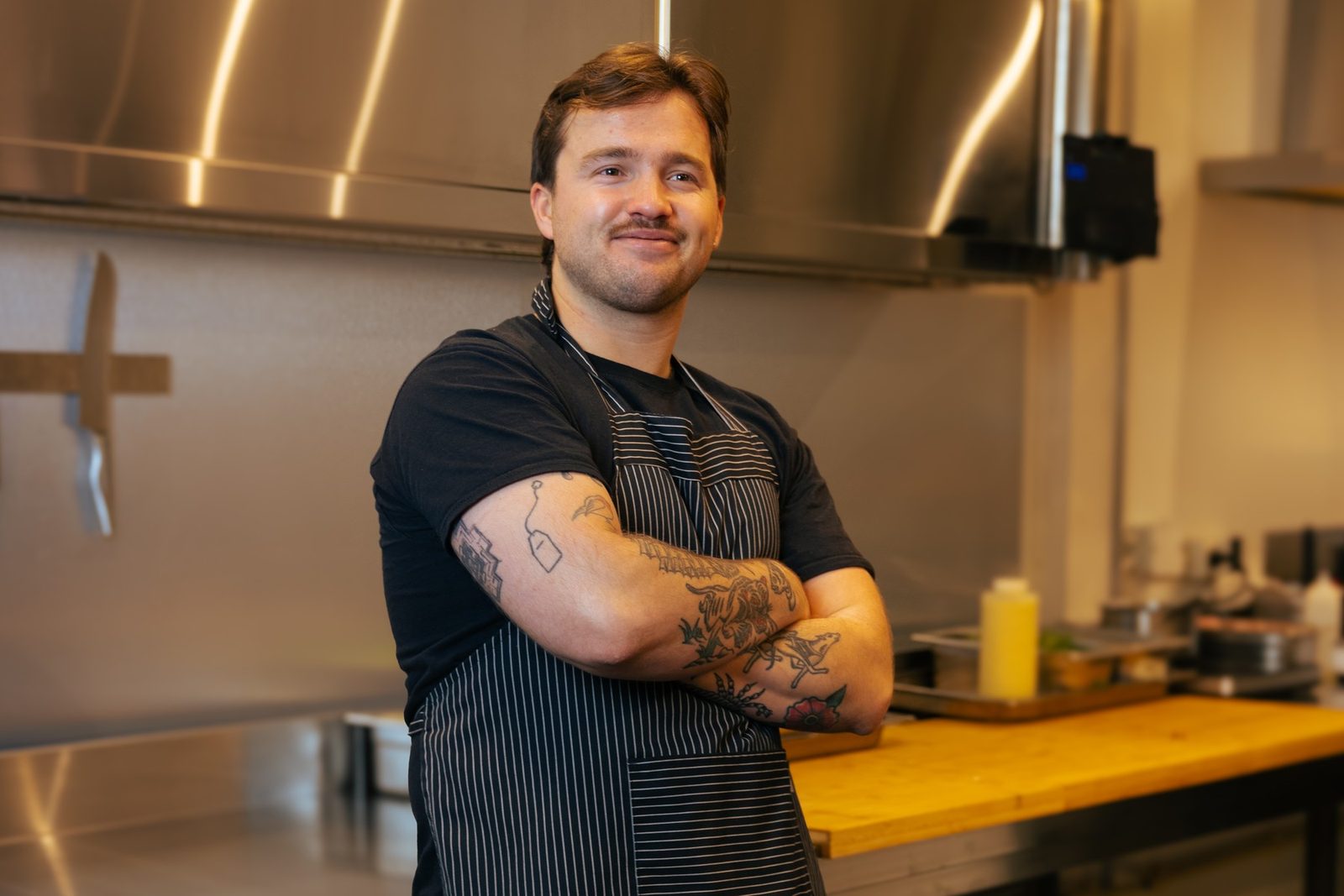 A Rosèl cook in the kitchen